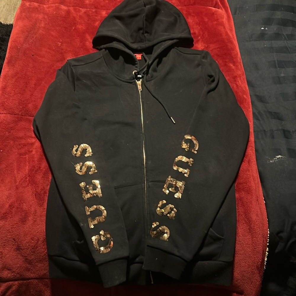 Guess the sweatshirt size small